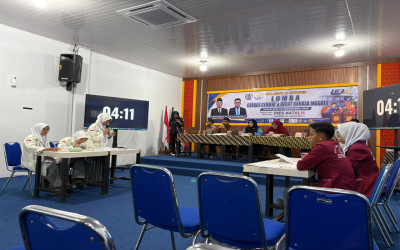 Tiga Srikandi MAN 2 Labura Tantang Kemampuan Berpikir Kritis Lewat Lomba Debat Bahasa Inggris