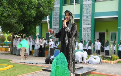 Penuh Makna dan Edukasi, Drama “Hindun” Siswa X MIPA 6 MAN 2 Labura Beri Kesan Mendalam
